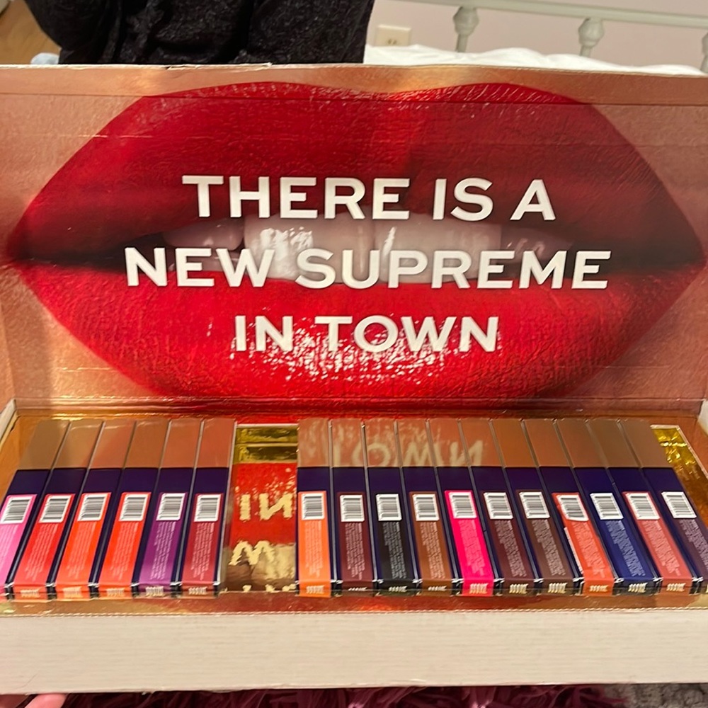 $15/pce MAKE Creme Supreme High Impact Lipstick